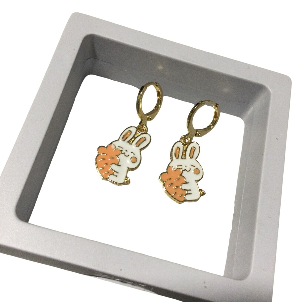 Gold Laminated Bunny Rabbit Dangle Earrings‎ Gold Tone Lever Back Cute  Enamel